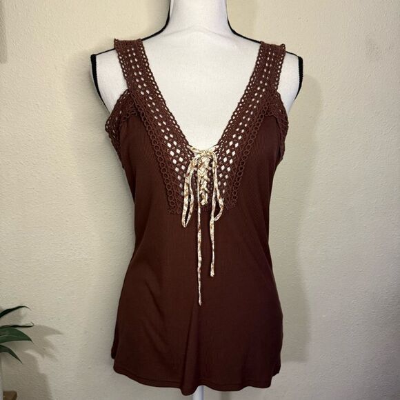 Gimmicks BKE Buckle Crochet Lace Up Tank Top NWT - Picture 3 of 8